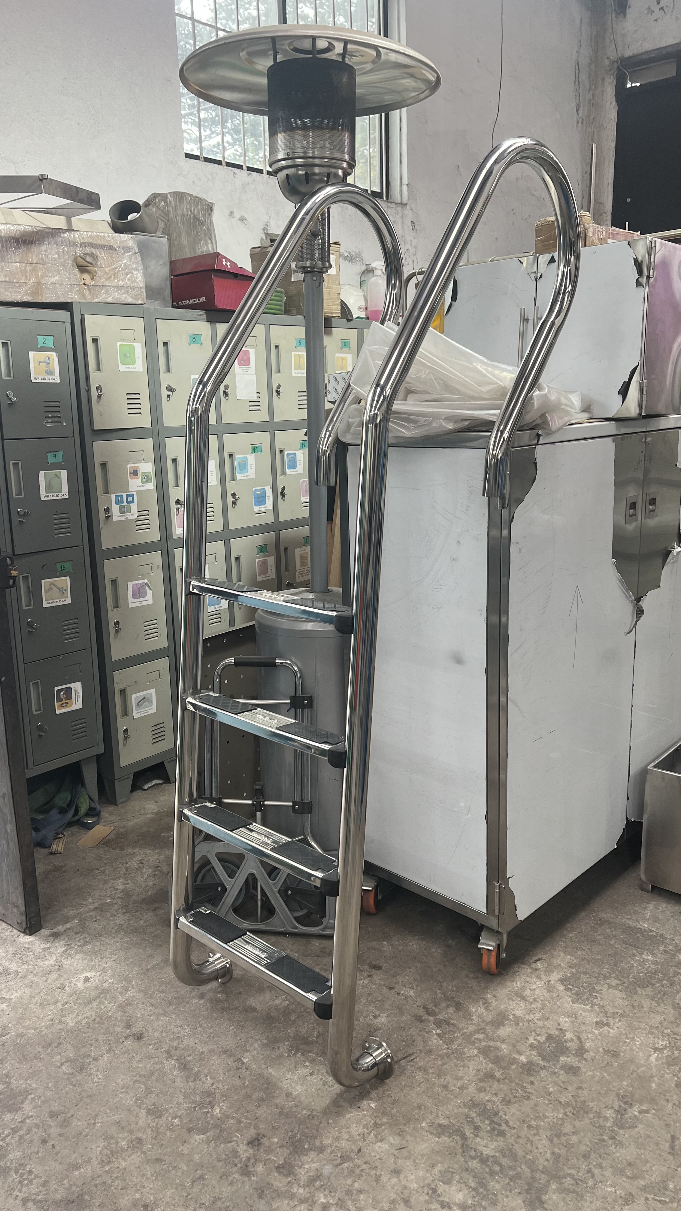 ESCALERAS DE PISCINA, MEDIDAS ESPECIALES 