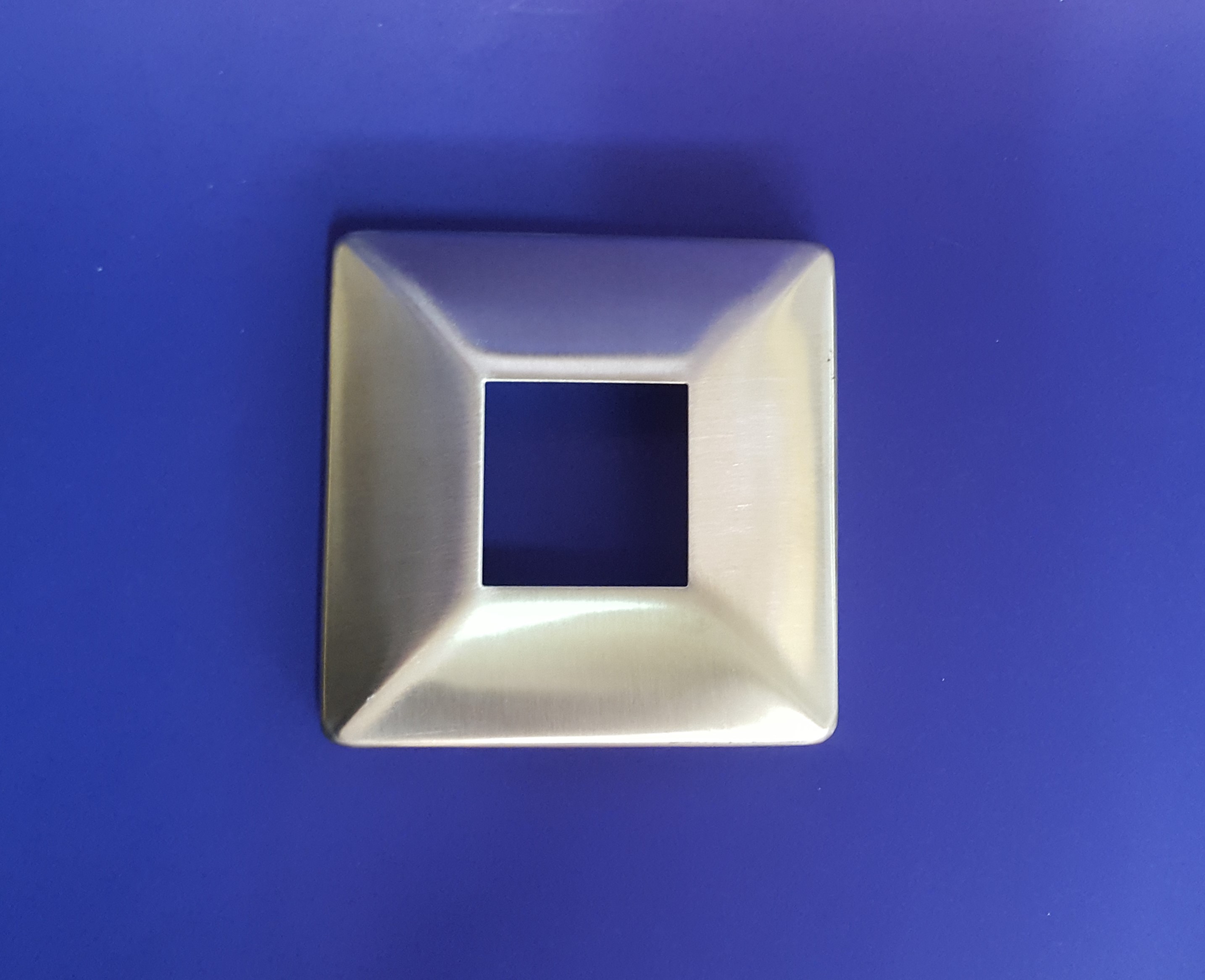 TAPA EMBELLECEDORA  DE FLANGE 40X40 MM