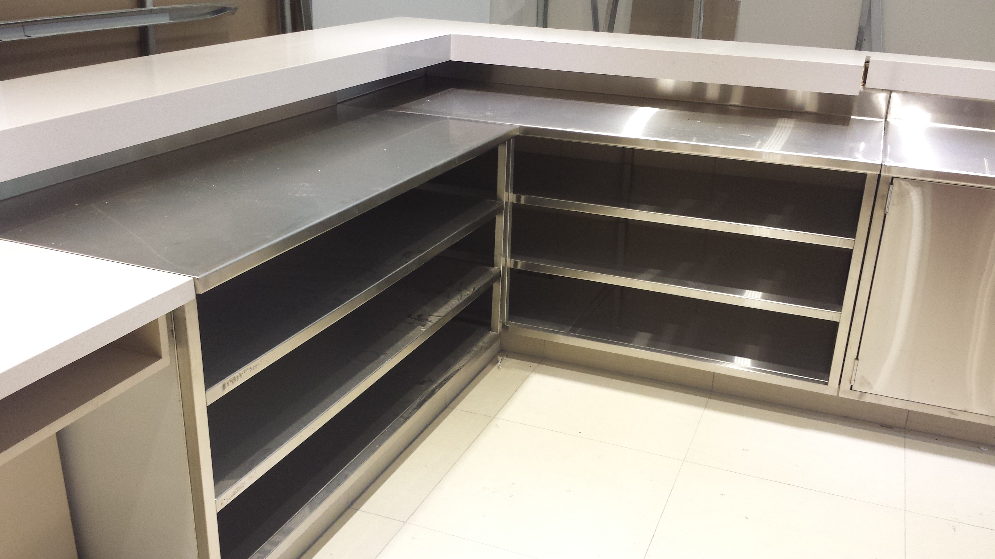 MESÓN FORADO CON REPISAS