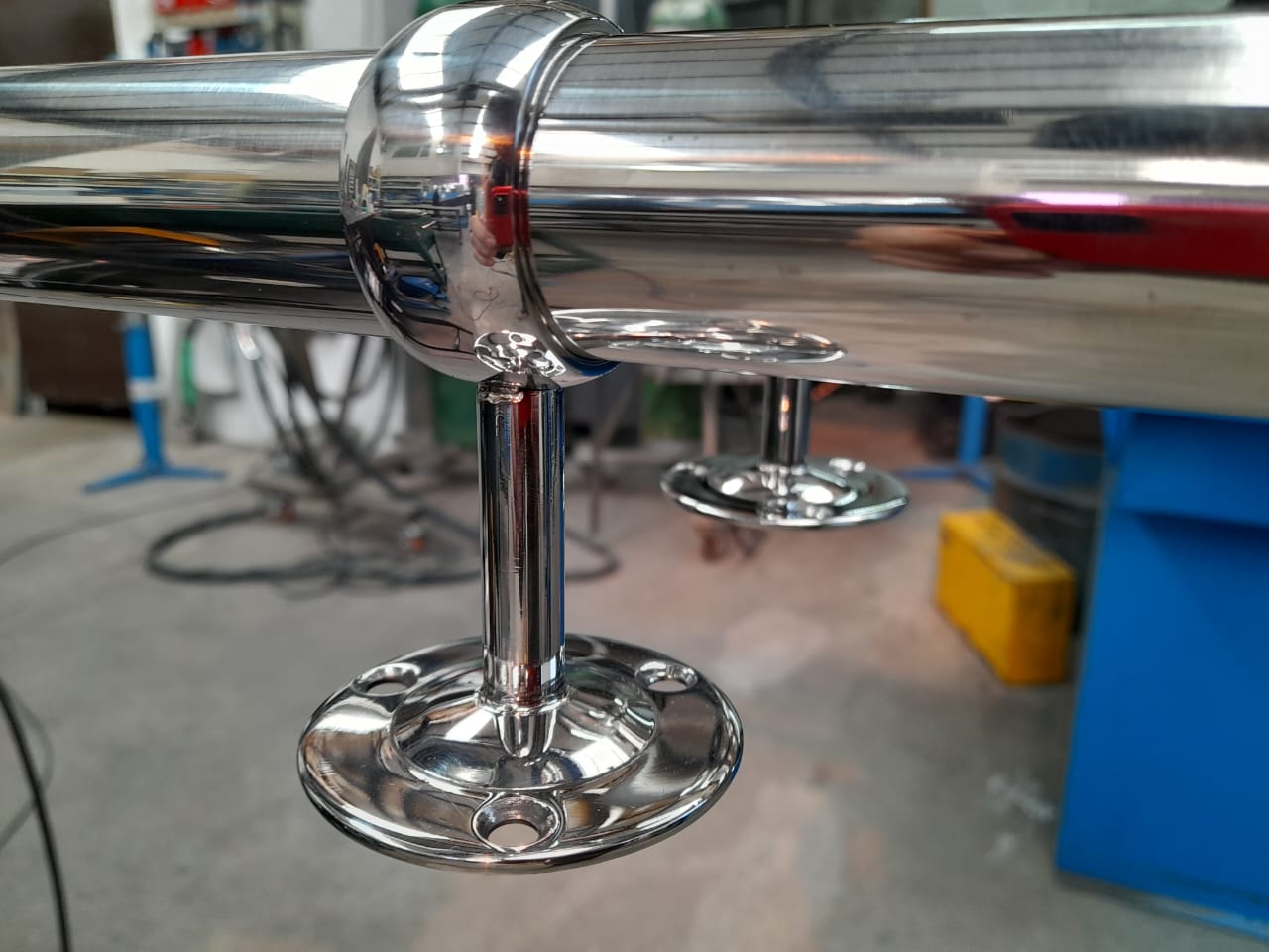 PASAMANOS DE PISCINA 