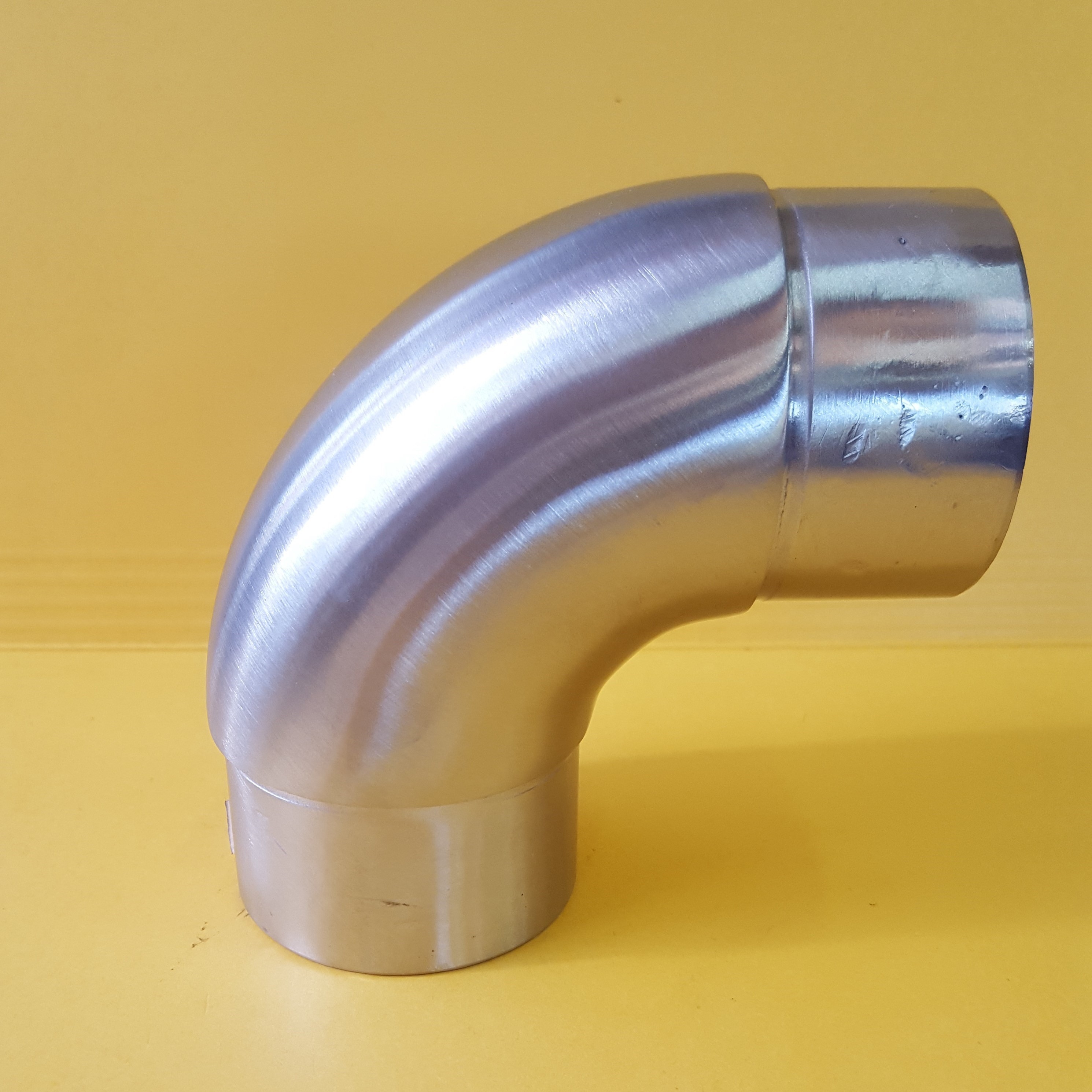 CODO EMBUTIDO 90° 2